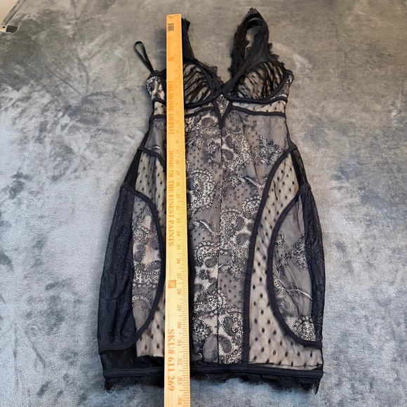 bebe Lace Mesh Bodycon Mini Dress Womens Small Black Beige Eyelash Trim Vintage - Picture 9 of 11